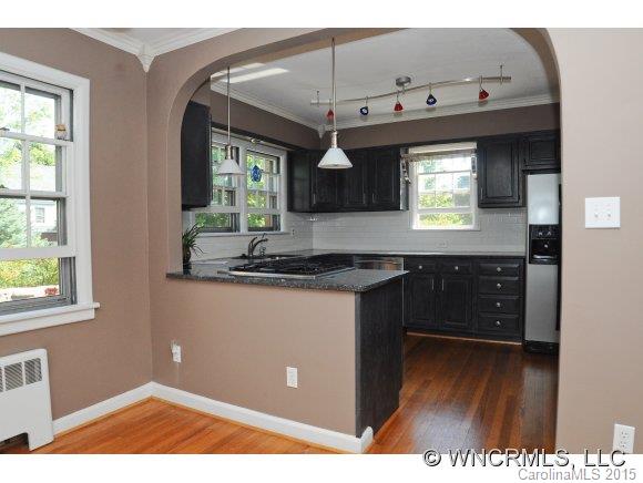 15 Colonial Place Asheville NC 28804