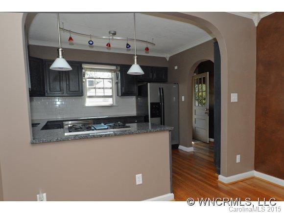 15 Colonial Place Asheville NC 28804
