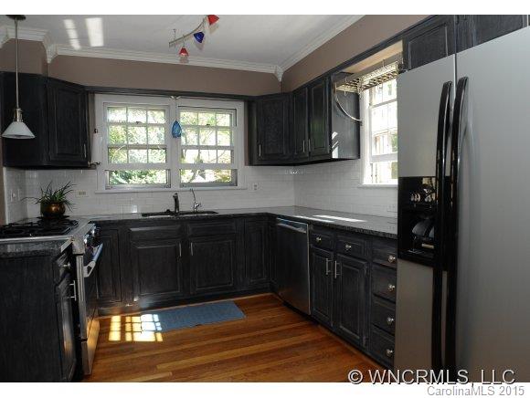 15 Colonial Place Asheville NC 28804
