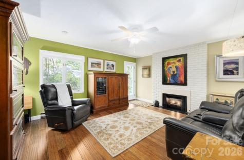 24 Woodcrest Road Asheville NC 28804