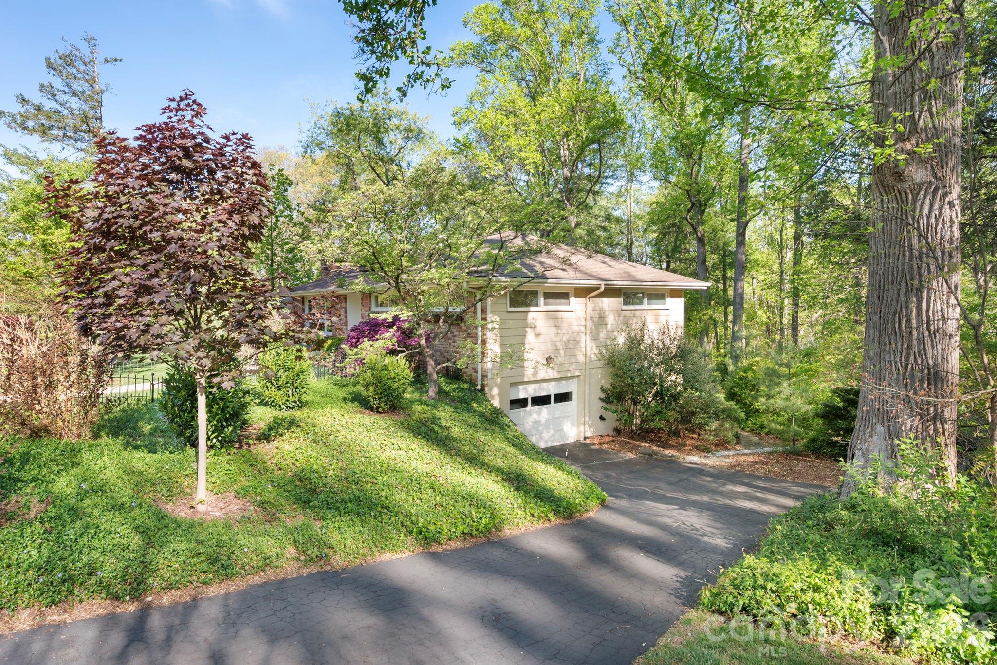 24 Woodcrest Road Asheville NC 28804