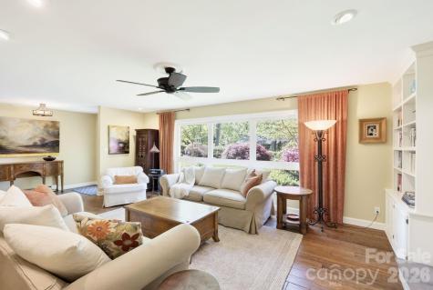 24 Woodcrest Road Asheville NC 28804