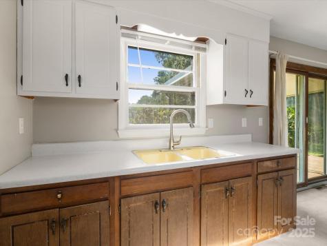 21 Cedar Hill Circle Asheville NC 28806