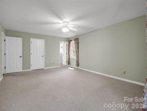 525 Maren Court Hendersonville NC 28739