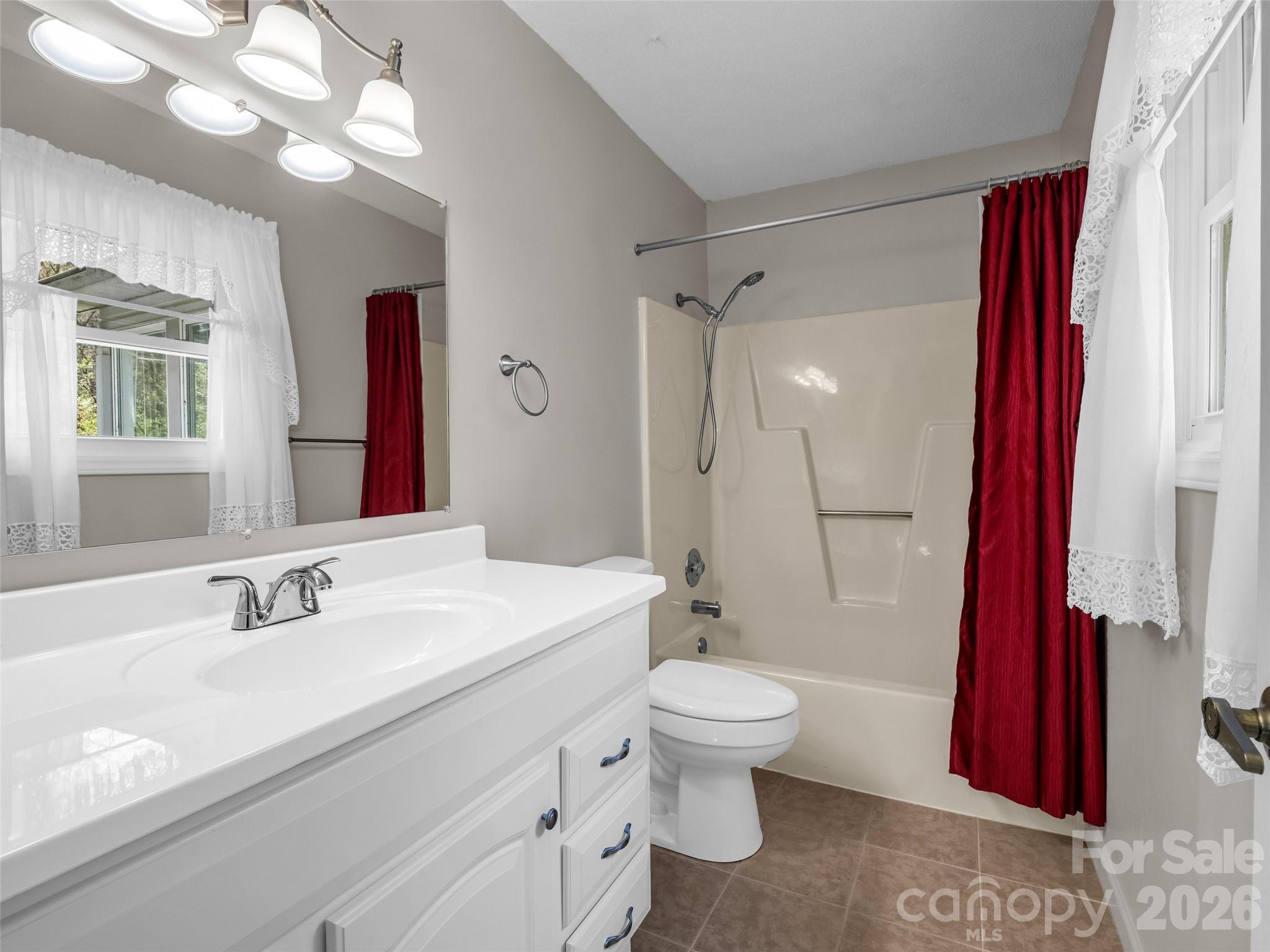 525 Maren Court Hendersonville NC 28739