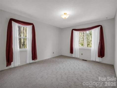 525 Maren Court Hendersonville NC 28739