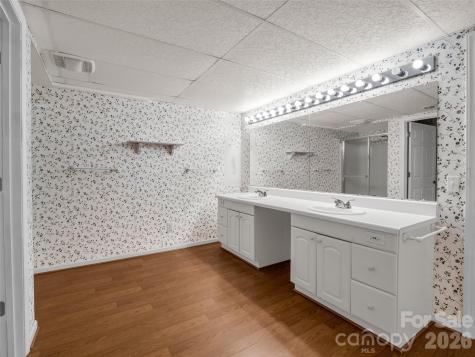 525 Maren Court Hendersonville NC 28739