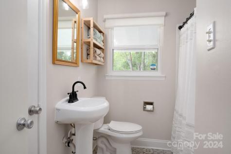 27 Melody Lane Asheville NC 28803