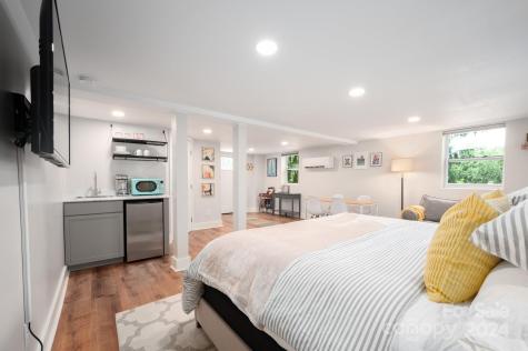 27 Melody Lane Asheville NC 28803