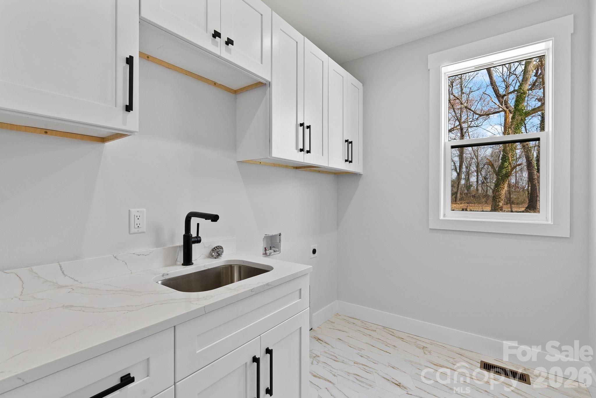 19 E Starnes Cove Road Asheville NC 28806