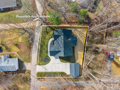 19 E Starnes Cove Road Asheville NC 28806