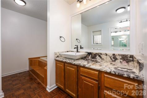 682 Cecil Street Thomasville NC 27360