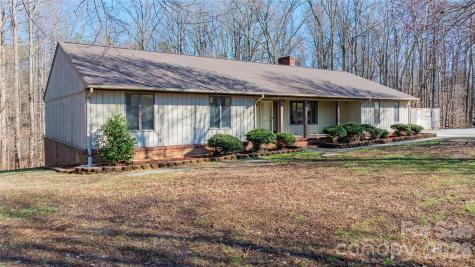 682 Cecil Street Thomasville NC 27360