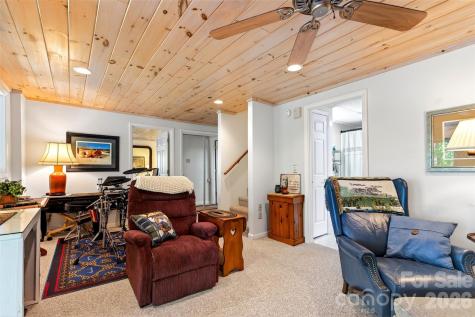 334 Harbor Lake Road Newland NC 28657