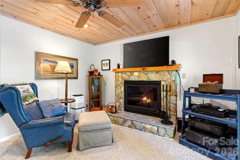 334 Harbor Lake Road Newland NC 28657