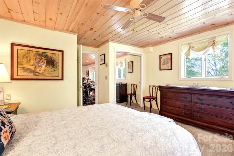 334 Harbor Lake Road Newland NC 28657