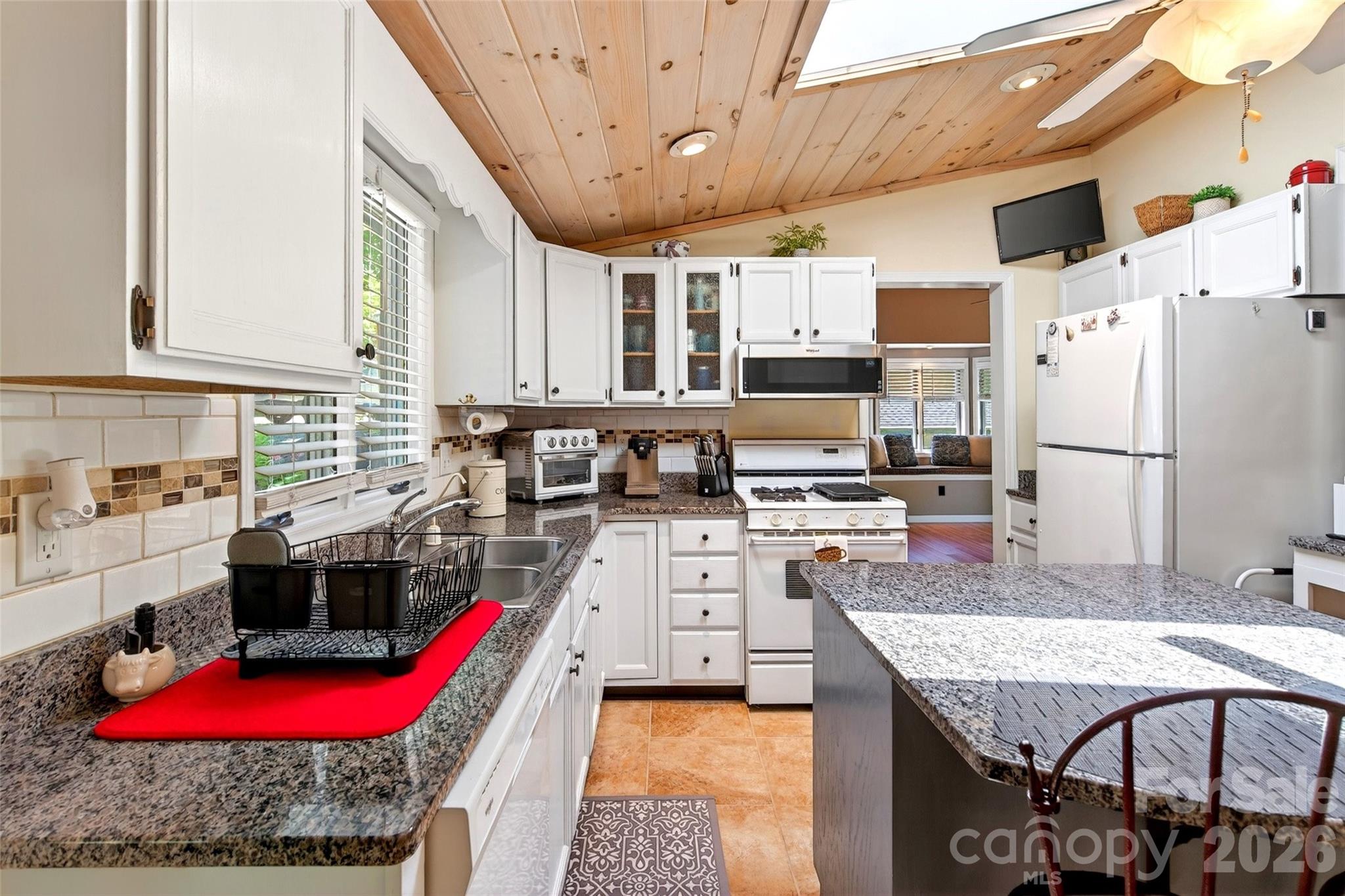 334 Harbor Lake Road Newland NC 28657