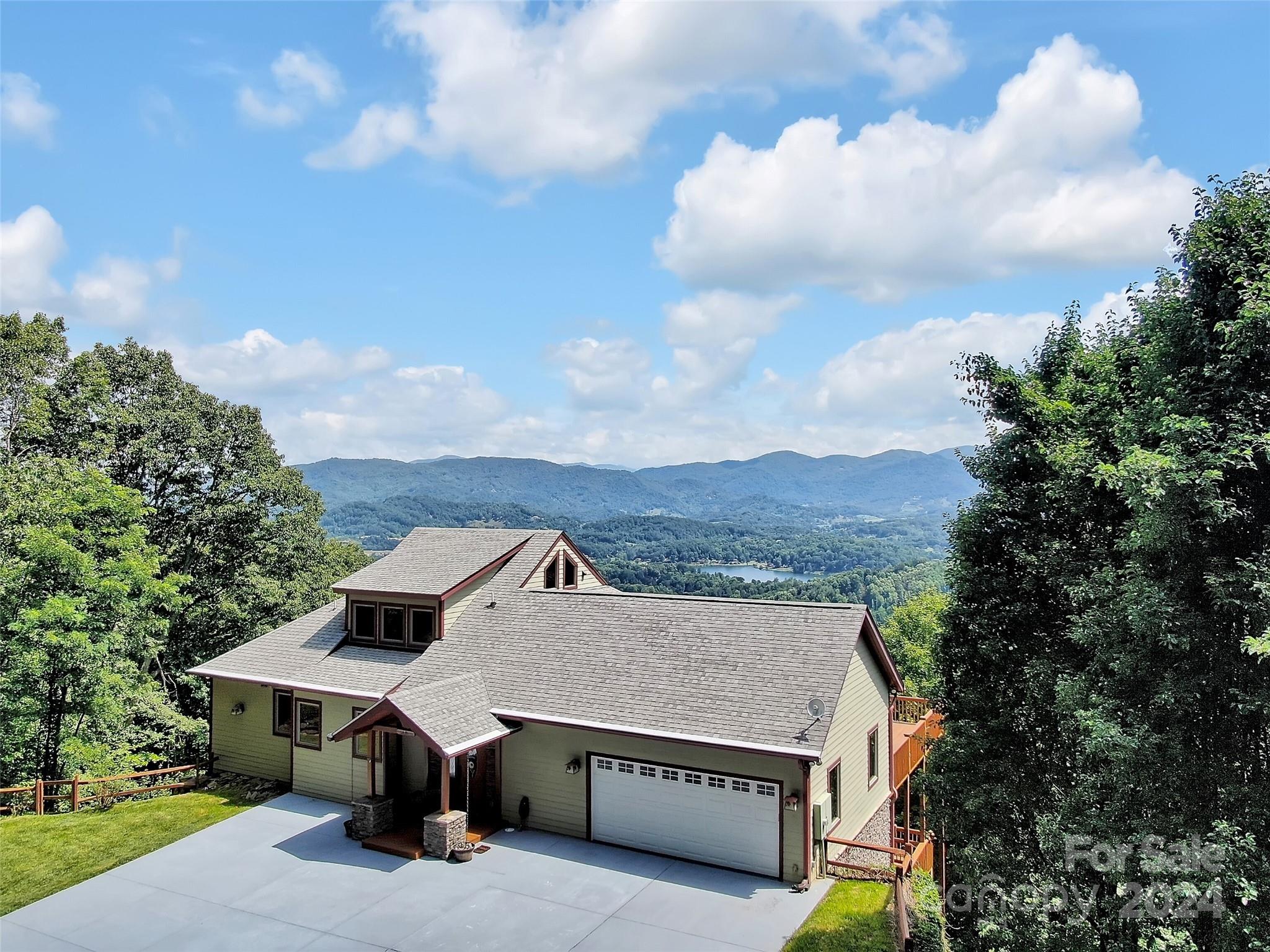 213 Montrose Lane Waynesville NC 28785