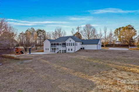1 Sweetbriar Court Greer SC 29650