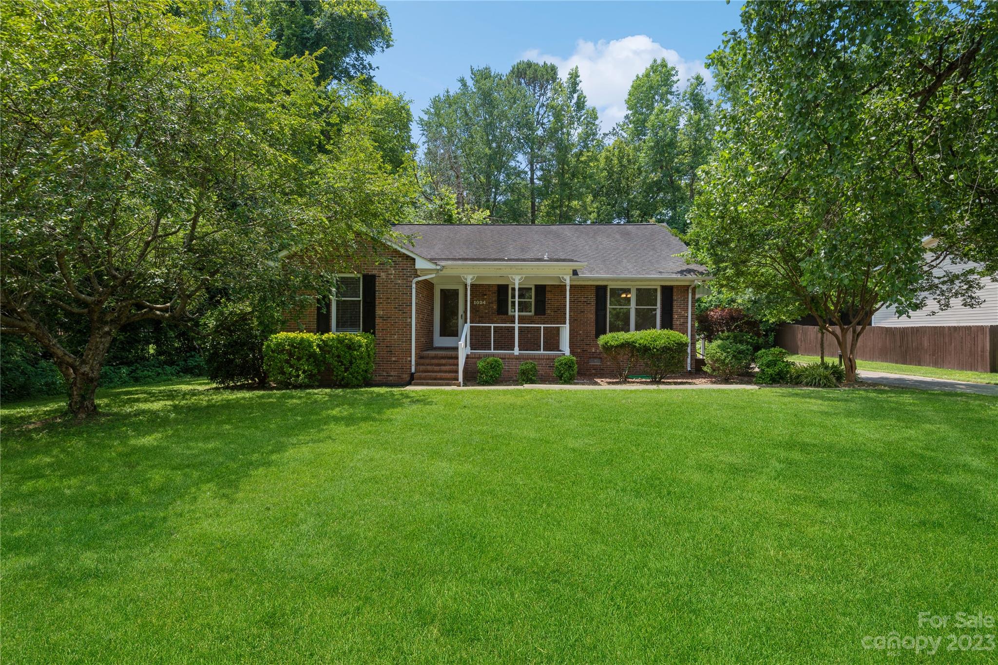 1024 Ravendale Drive Charlotte NC 28216
