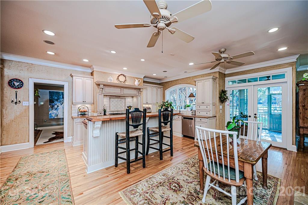 2220 Valencia Terrace Charlotte NC 28226