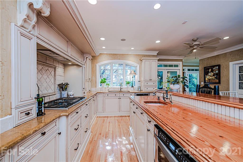 2220 Valencia Terrace Charlotte NC 28226