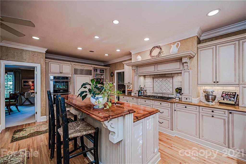 2220 Valencia Terrace Charlotte NC 28226