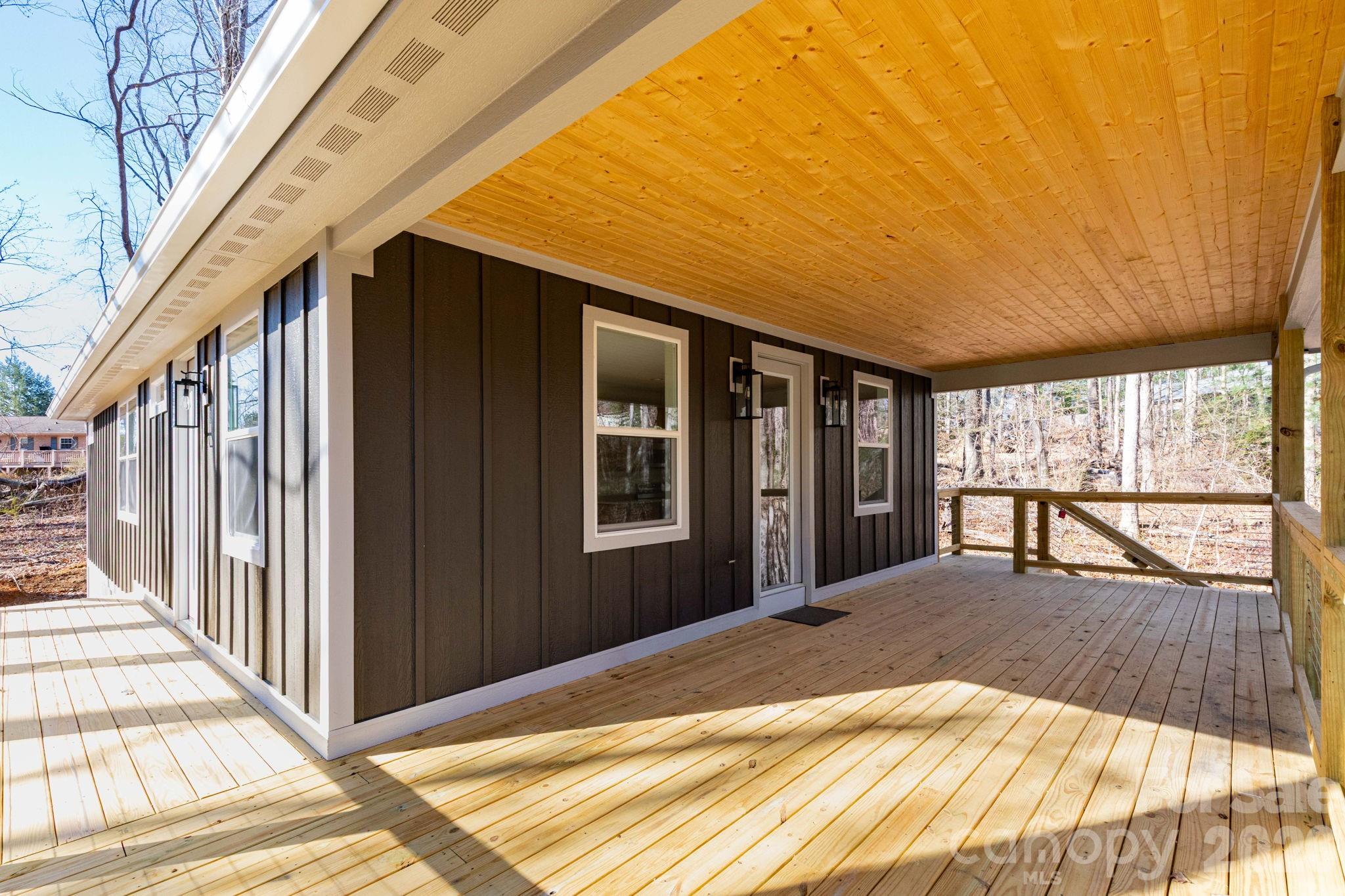 137 E Arbutus Trail Hendersonville NC 28792