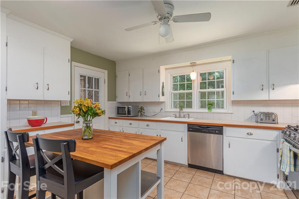 4 Graystone Road Asheville NC 28804