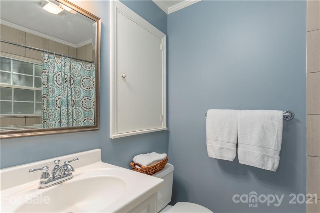 4 Graystone Road Asheville NC 28804