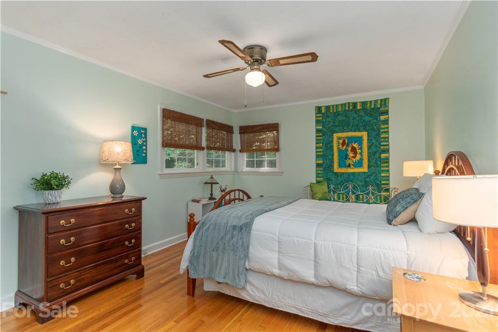 4 Graystone Road Asheville NC 28804