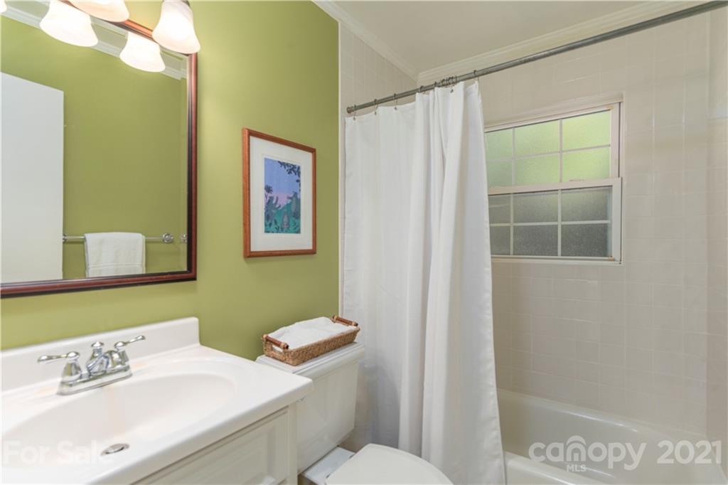4 Graystone Road Asheville NC 28804