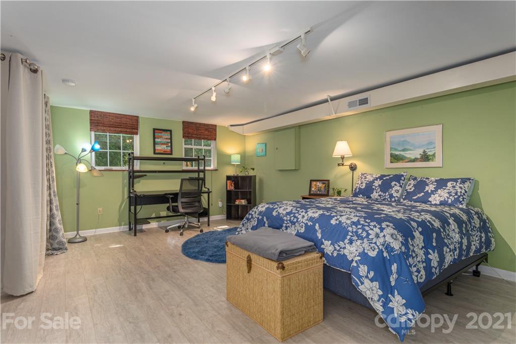 4 Graystone Road Asheville NC 28804