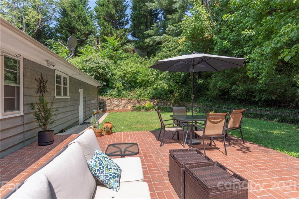 4 Graystone Road Asheville NC 28804