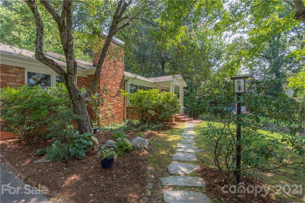 4 Graystone Road Asheville NC 28804