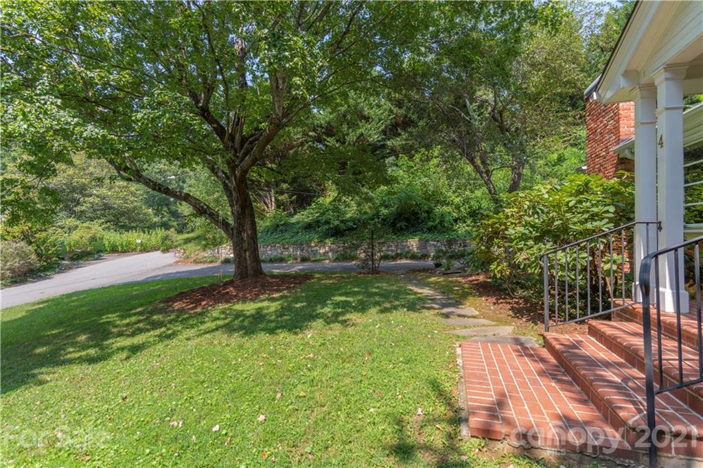 4 Graystone Road Asheville NC 28804