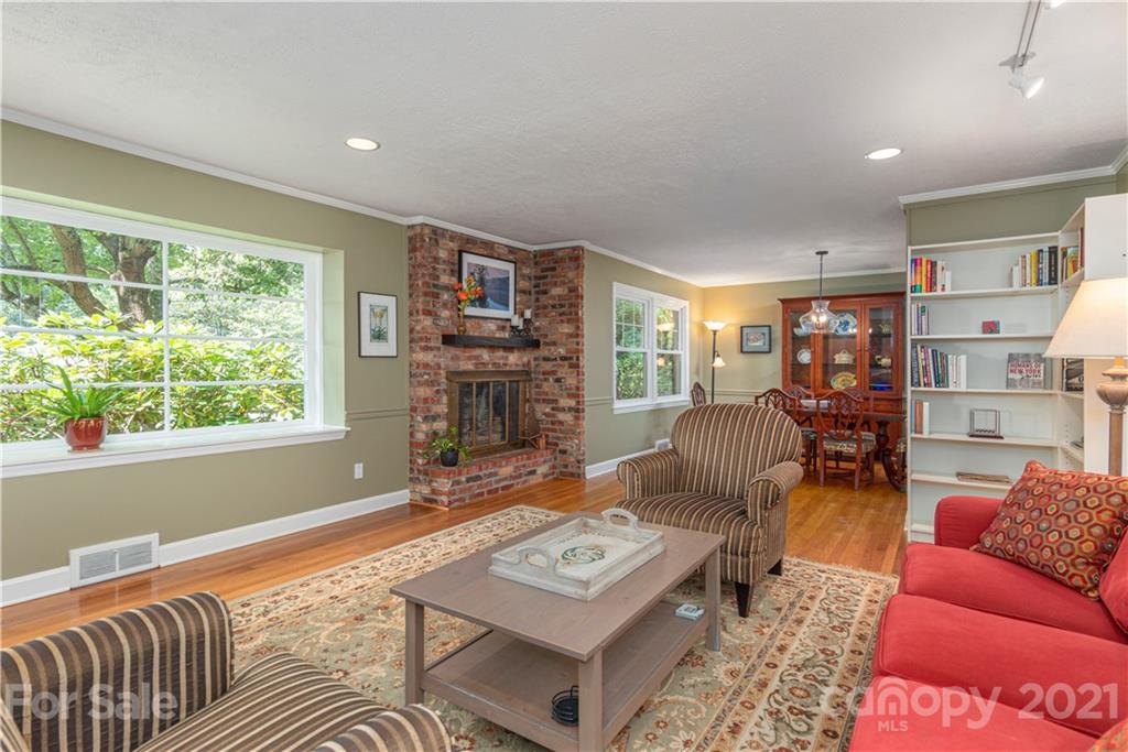 4 Graystone Road Asheville NC 28804