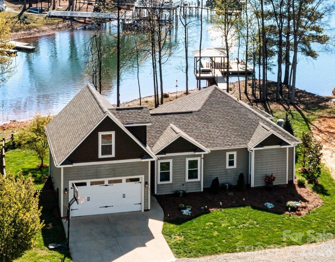 6511 Songbird Lane Denver NC 28037