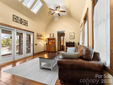 60 W Morgan Street Brevard NC 28712