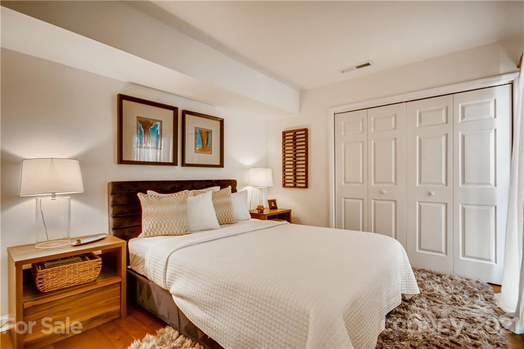 6215 Summertree Lane Charlotte NC 28226