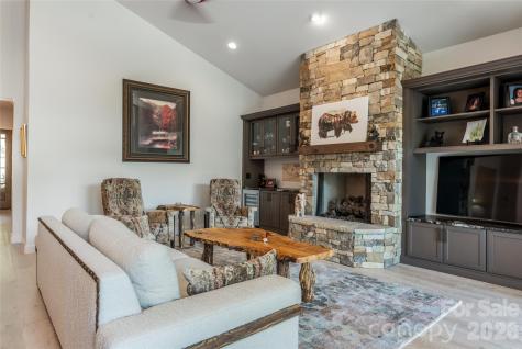 110 Plateau Drive Maggie Valley NC 28751