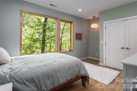 77 Mcintyre Drive Asheville NC 28803