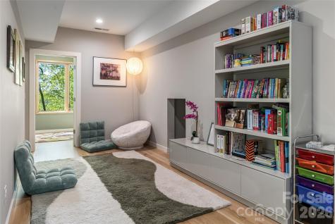 77 Mcintyre Drive Asheville NC 28803
