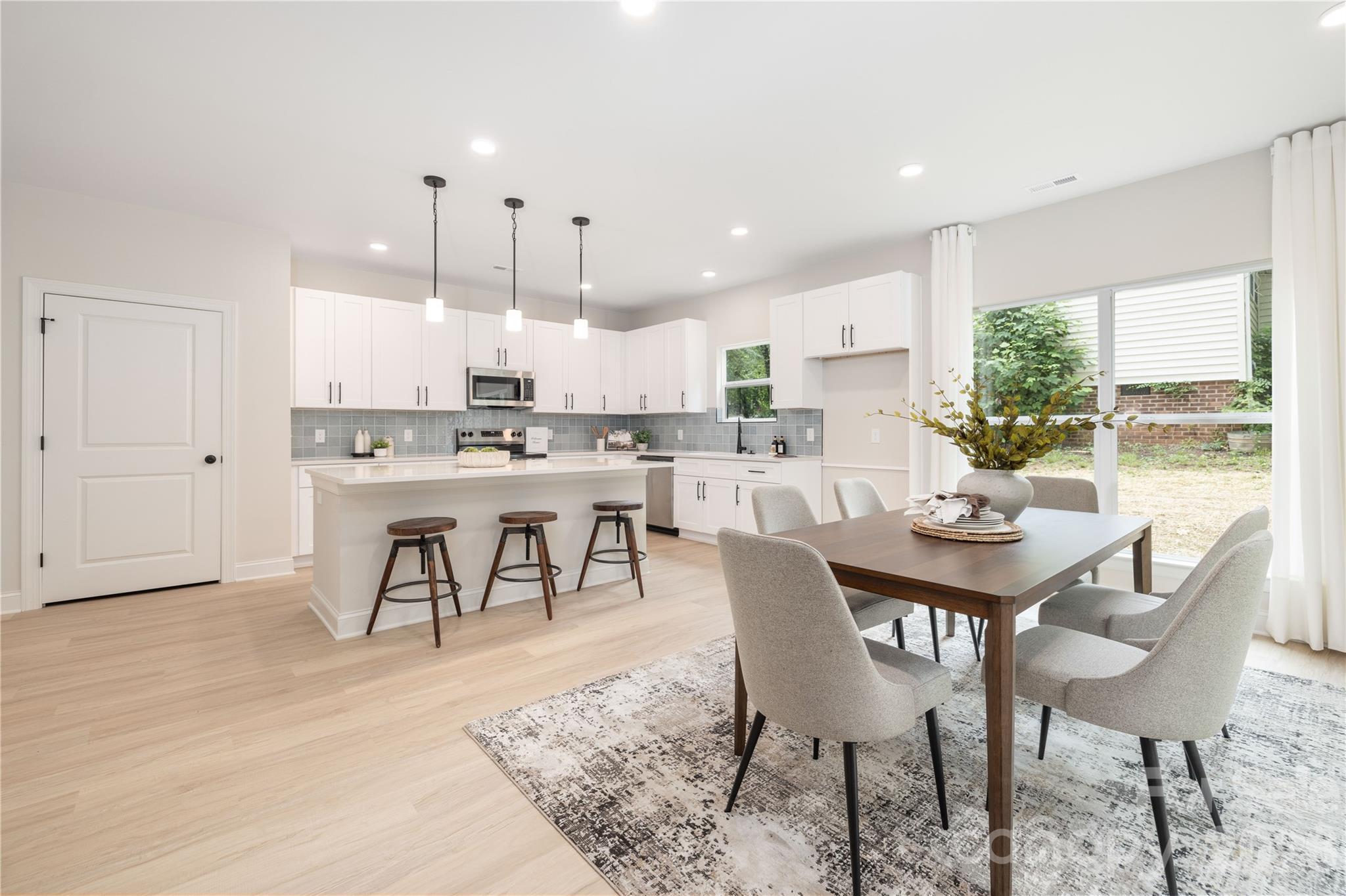 6206 Linda Vista Lane Charlotte NC 28216