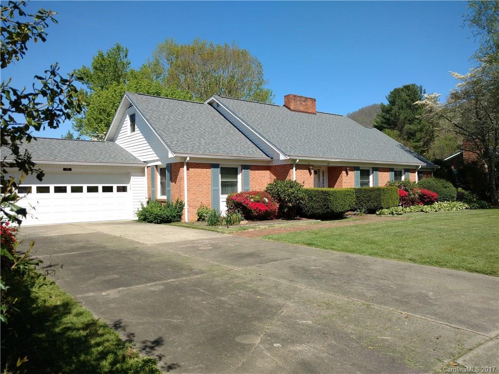 13 Robertson Street Burnsville NC 28714