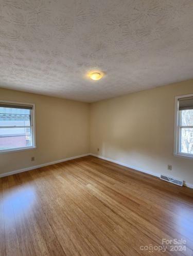 86 Memory Lane Asheville NC 28805
