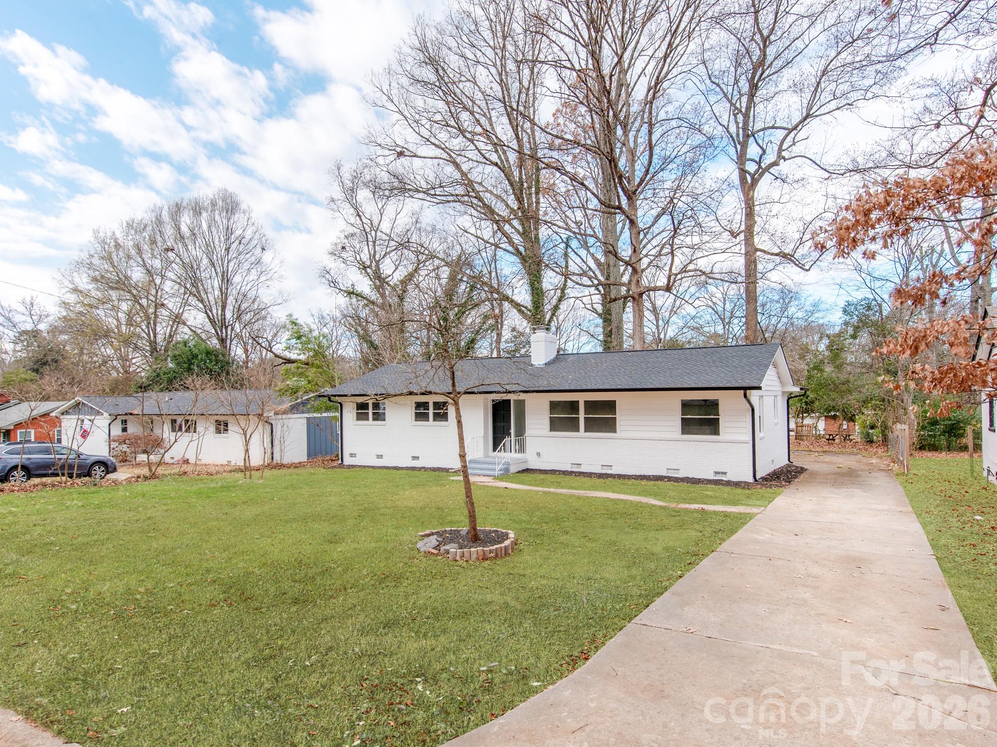 2025 Birchcrest Drive Charlotte NC 28205