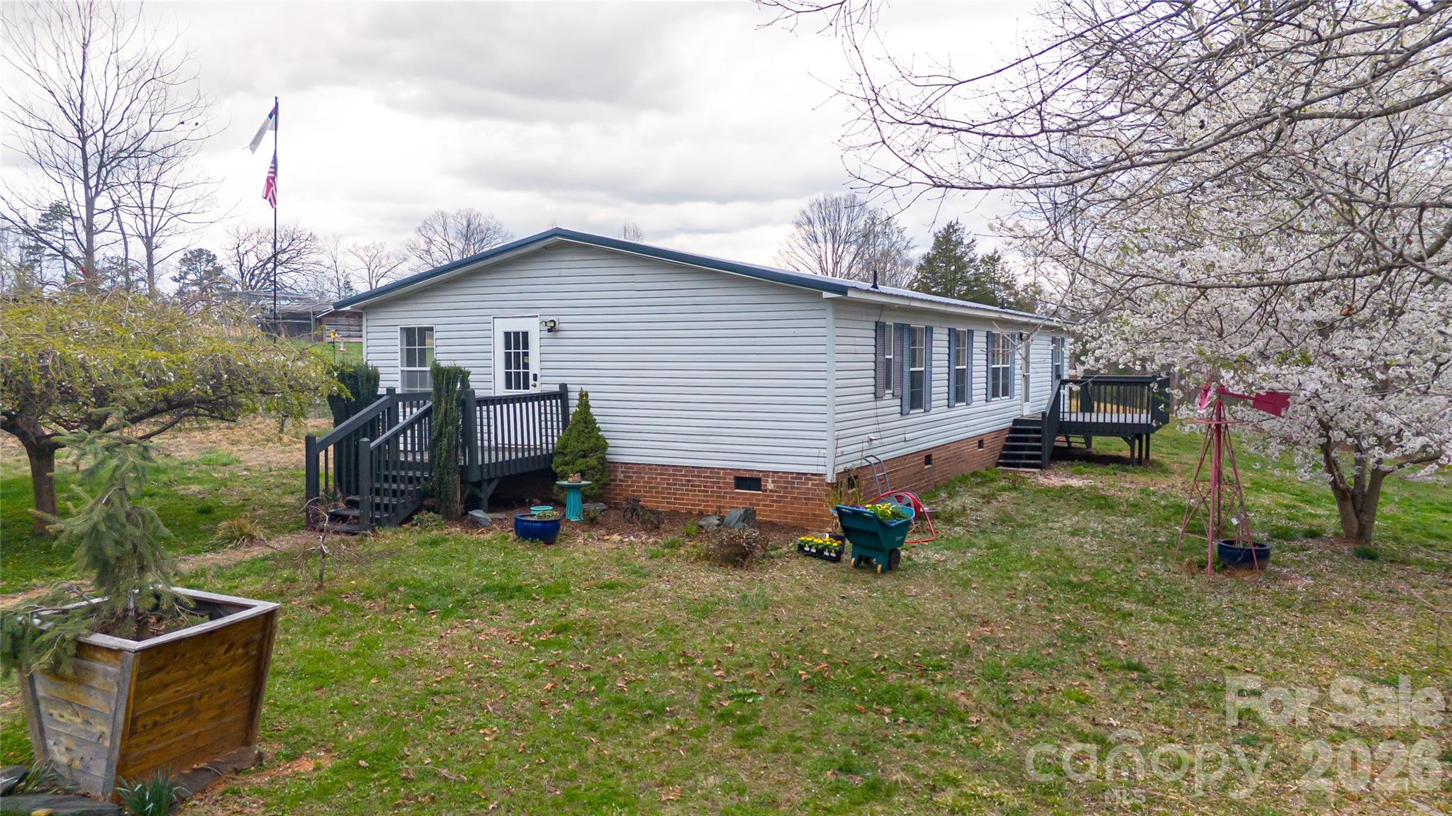 6611 Prysock Avenue Connelly Springs NC 28612