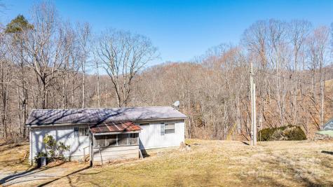 9380 N 226 Highway Bakersville NC 28705