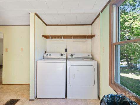 370 Bear Creek Church Road Bakersville NC 28705